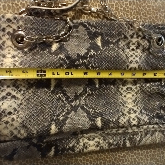DKNY Handbag Shld/Crossbody Snake skin design chain link NWOT - Picture 14 of 16